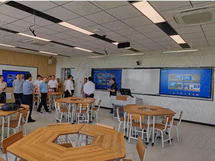 河海大學(xué)唐書(shū)記、楊校長(cháng)一行蒞臨常州金壇新校區視察三校區互動(dòng)教學(xué)